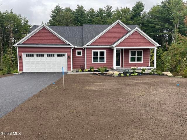 5 Kerr Drive, Wilton, NY, photo 1