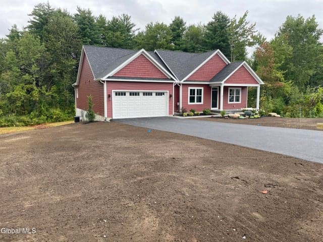 5 Kerr Drive, Wilton, NY, photo 3