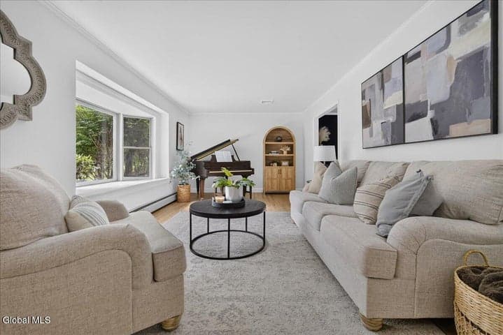 15 Cedarcrest Drive, Saratoga Springs, NY, photo 3