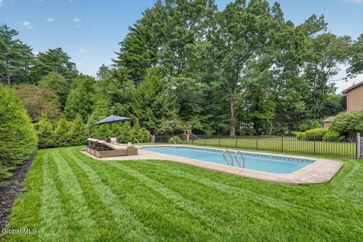 15 Cedarcrest Drive, Saratoga Springs, NY, photo 2