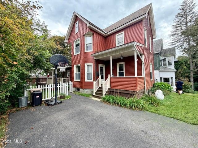 9 Finlay Street, Amsterdam, NY, photo 1