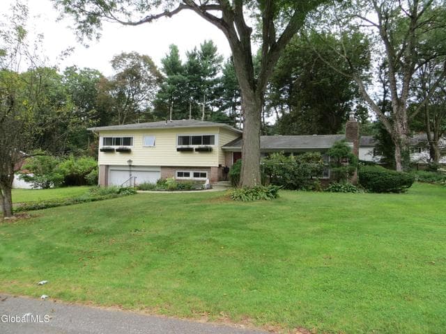7 Paul Holly Drive, Loudonville, NY, photo 1