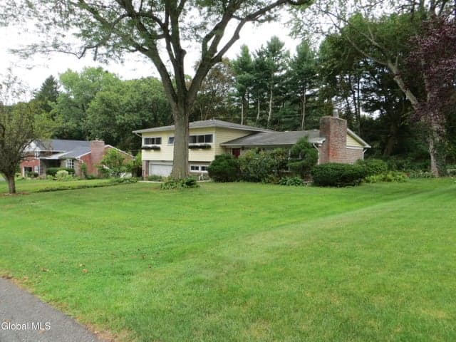 7 Paul Holly Drive, Loudonville, NY, photo 2
