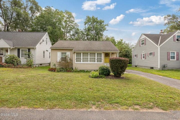 11 Fuller Terrace, Colonie, NY, photo 1