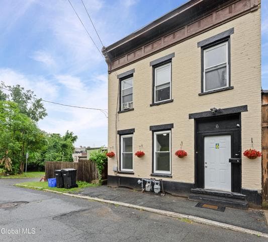 6 St Marys Avenue, Troy, NY, photo 1