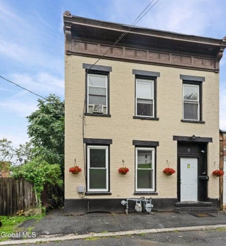 6 St Marys Avenue, Troy, NY, photo 2
