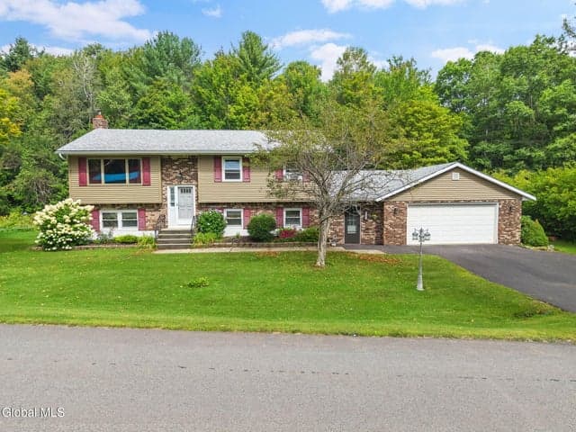 242 Burdick Road, Johnstown, NY, photo 1