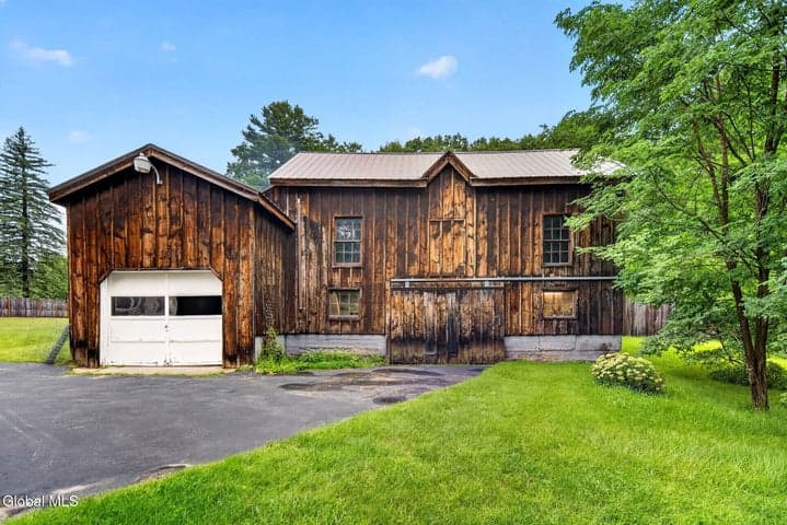 492 W Fulton Street Extension, Gloversville, NY, photo 3