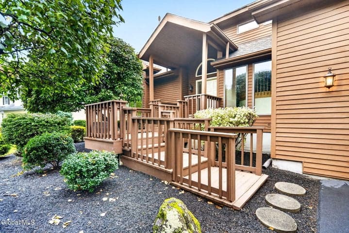 21 Carriage Hill Drive, Latham, NY, photo 4