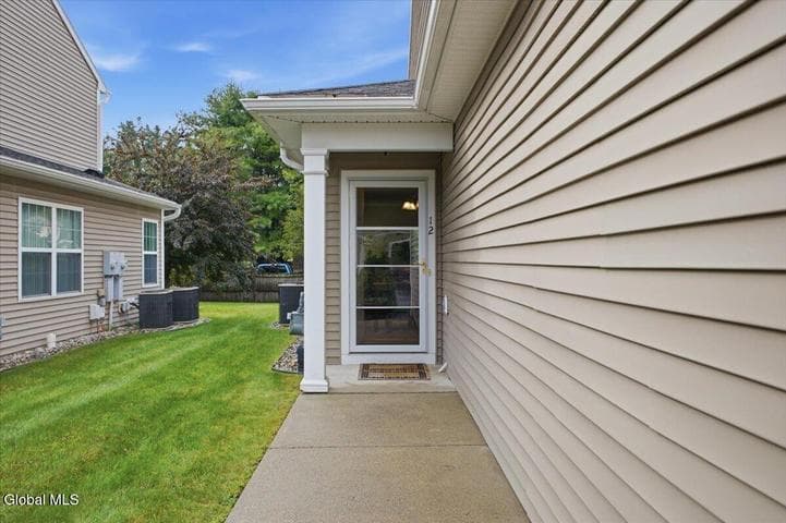 12 Treasures Place, Queensbury, NY, photo 3