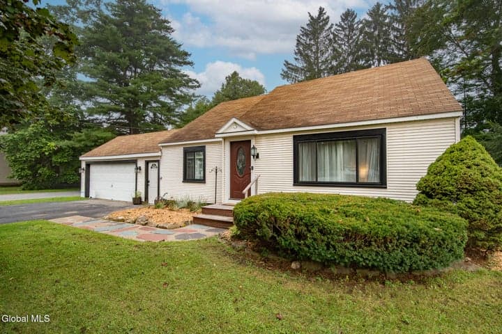 1661 Route 9, South Glens Falls, NY, photo 1