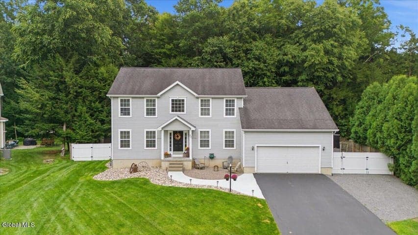 22 Timbira Drive, Wilton, NY, photo 3