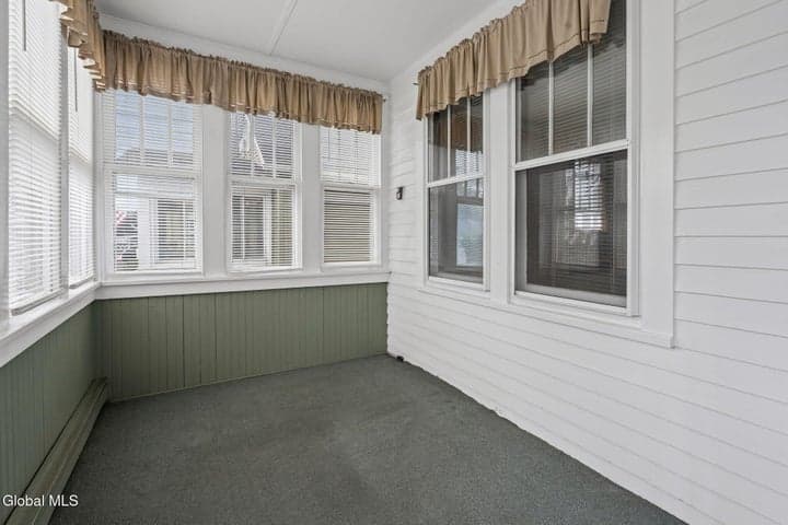 18 Weymouth Street, Albany, NY, photo 3