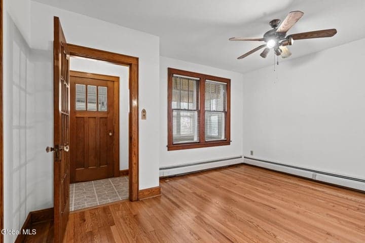 18 Weymouth Street, Albany, NY, photo 5