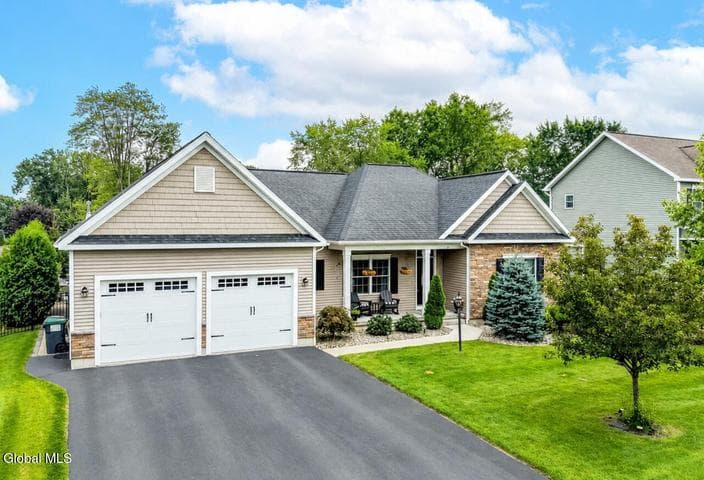 6 Isabel Court, Colonie, NY, photo 1