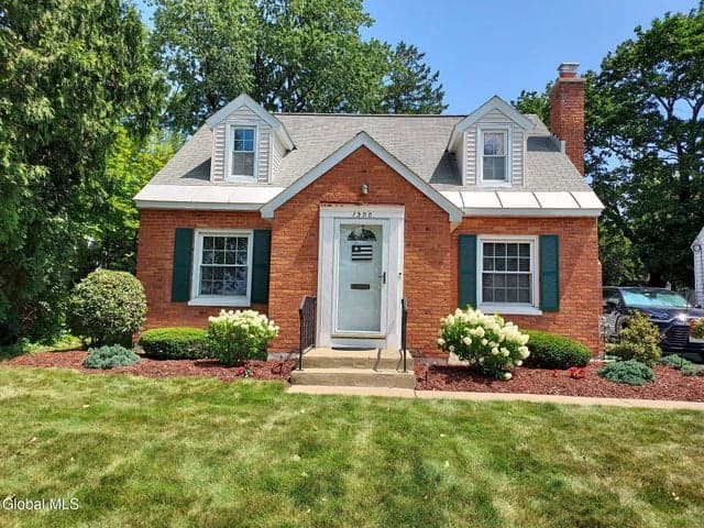 1300 Mc Clellan Street, Schenectady, NY, photo 2