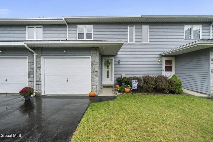 52 Velina Drive, Albany, NY