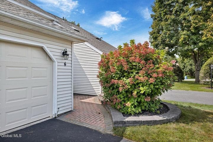 4 Rusfield Drive, Glenmont, NY, photo 3