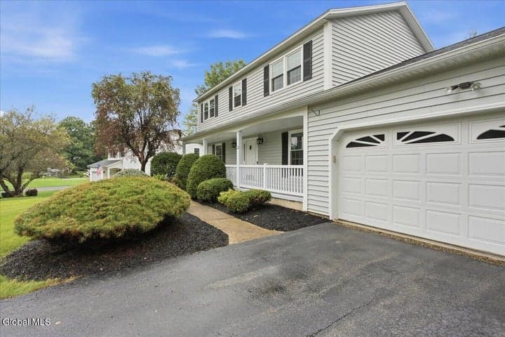 11 Tudor Street, Clifton Park, NY, photo 2