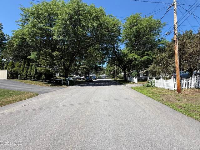11 Wampum Drive, Saratoga Springs, NY, photo 3