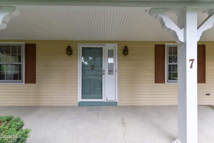 7 Southcrest Drive, Clifton Park, NY, photo 3