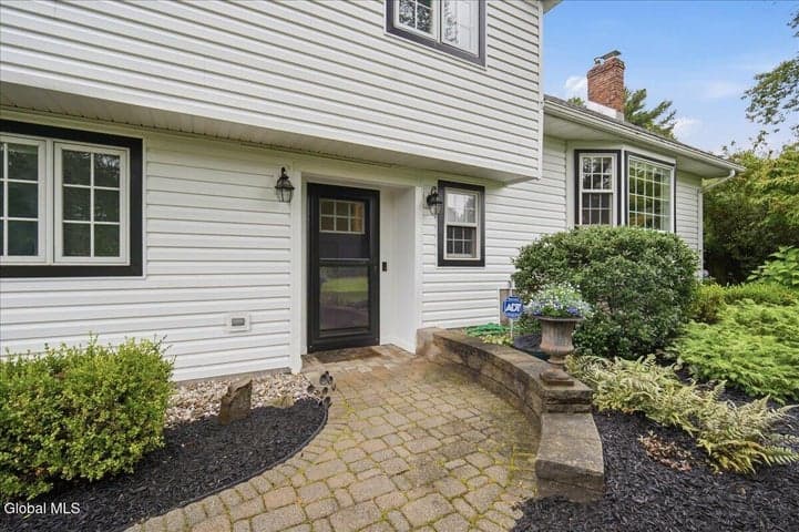 7 Eberle Road, Latham, NY, photo 2