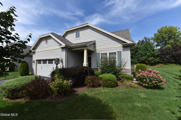 18 Meldon Circle, Queensbury, NY, photo 1