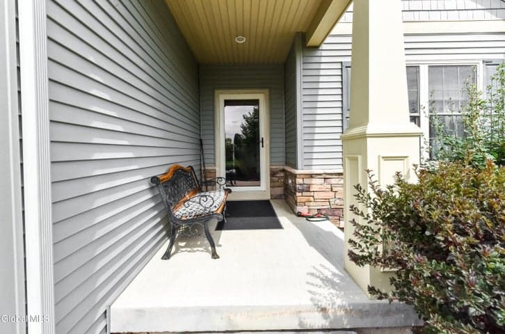 18 Meldon Circle, Queensbury, NY, photo 2