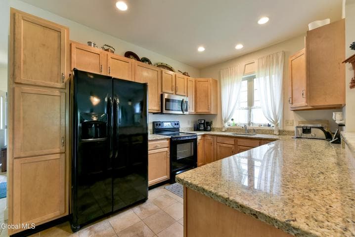 18 Meldon Circle, Queensbury, NY, photo 3