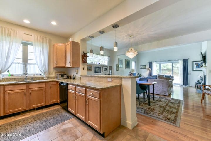 18 Meldon Circle, Queensbury, NY, photo 5