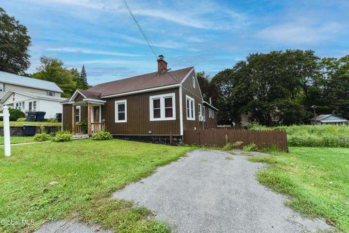 207 Oak Street, Corinth, NY, photo 4