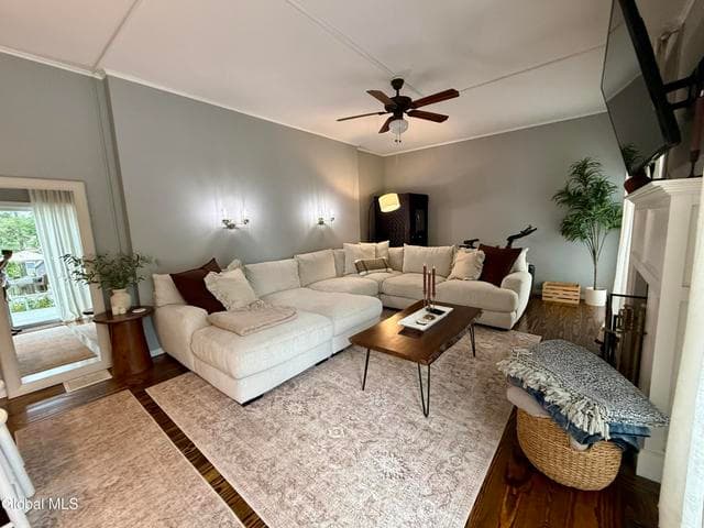 9 James Street, Warrensburg, NY, photo 4