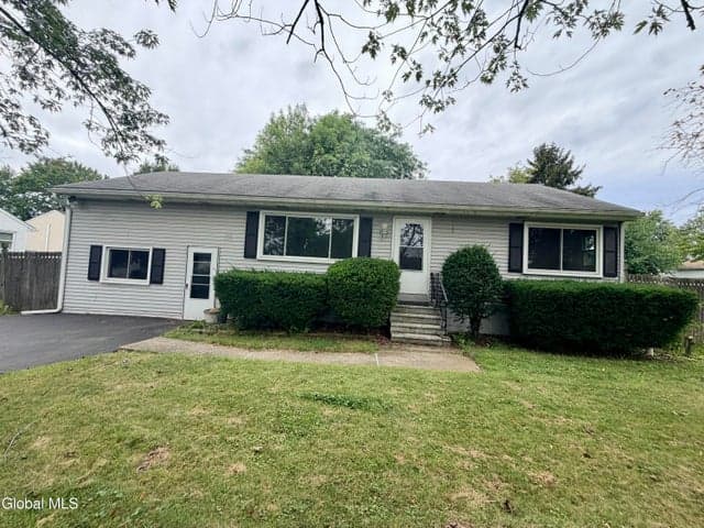 11 Pershing Drive, Latham, NY, photo 1