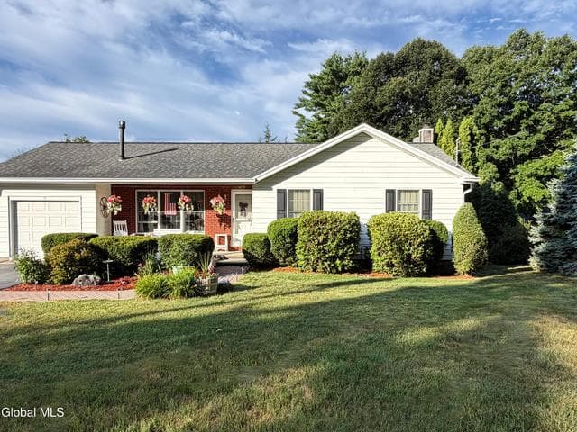 19 Lakeview Circle Drive, Lake George, NY, photo 2
