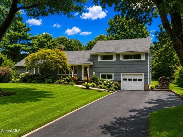 10 Eastland Avenue, Gloversville, NY, photo 1