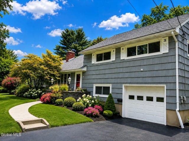 10 Eastland Avenue, Gloversville, NY, photo 2