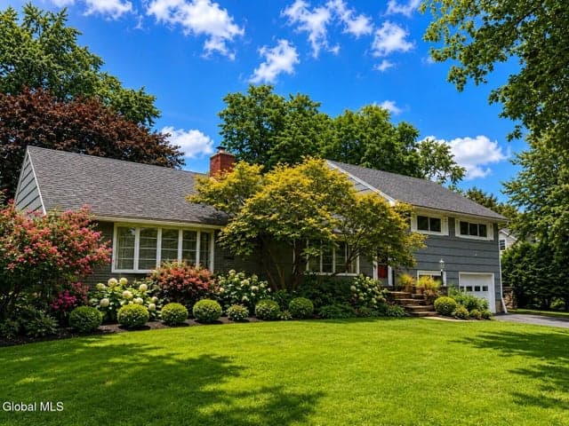 10 Eastland Avenue, Gloversville, NY, photo 3