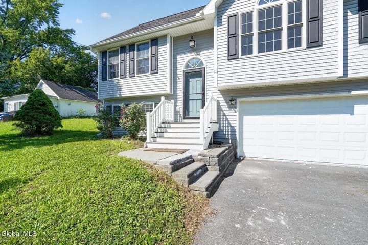 15 St Claire Avenue, East Greenbush, NY, photo 3