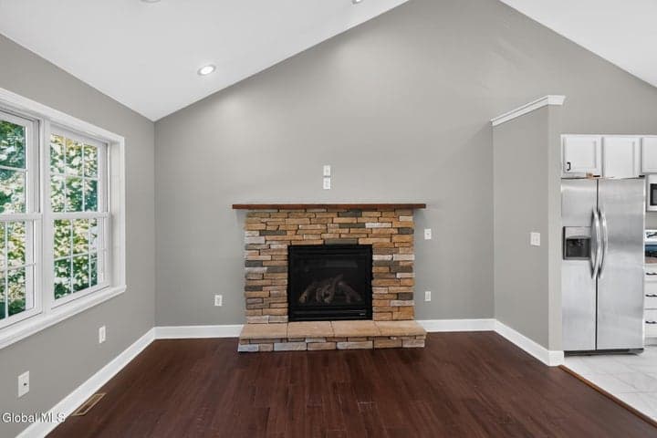 15 St Claire Avenue, East Greenbush, NY, photo 4