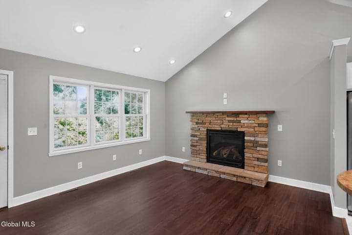 15 St Claire Avenue, East Greenbush, NY, photo 5