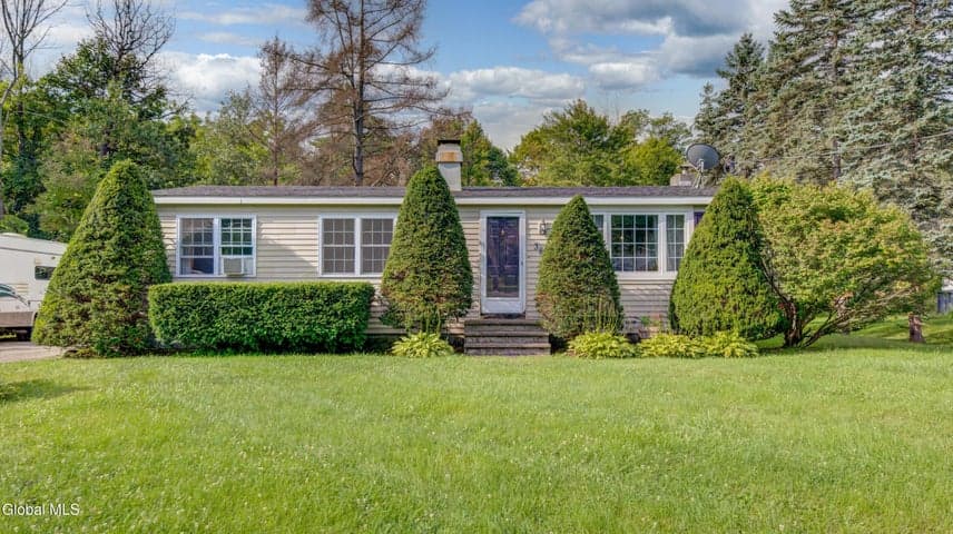 38 School Street, Mayfield, NY, photo 1