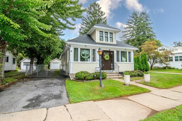 2 Ritchie Place, Saratoga Springs, NY, photo 3