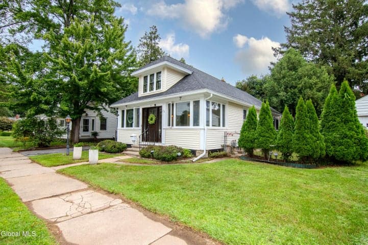 2 Ritchie Place, Saratoga Springs, NY, photo 4
