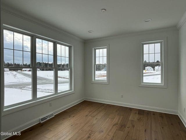 28 Eastpointe Drive, Saratoga Springs, NY, photo 4