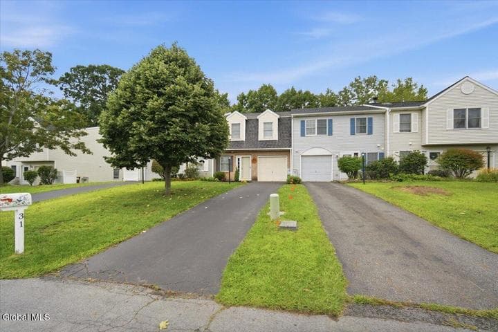 31 Bridgewood Lane, Watervliet, NY, photo 4