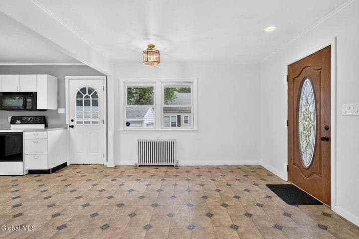36 Pleasantview Avenue, Albany, NY, photo 3