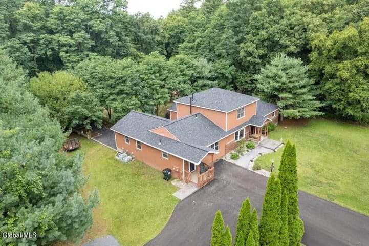 3400-3402 E Lydius Street, Guilderland, NY, photo 3