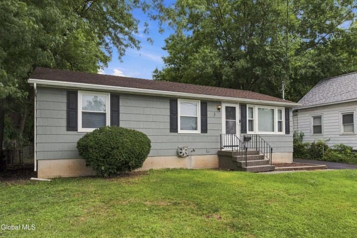 3 Newton Street, Colonie, NY, photo 2