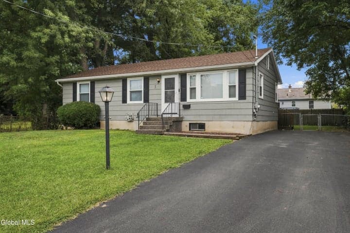 3 Newton Street, Colonie, NY, photo 3