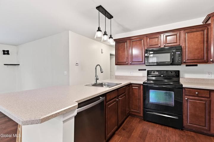 301 Royale Court, North Greenbush, NY, photo 4